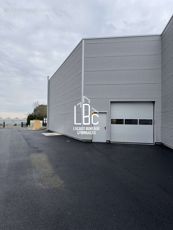 Commerce à BASSE-GOULAINE