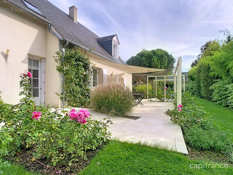 Maison à SAINT-CYR-SUR-LOIRE