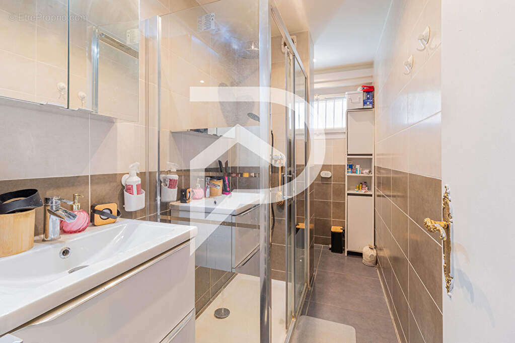 Appartement à MARSEILLE-6E