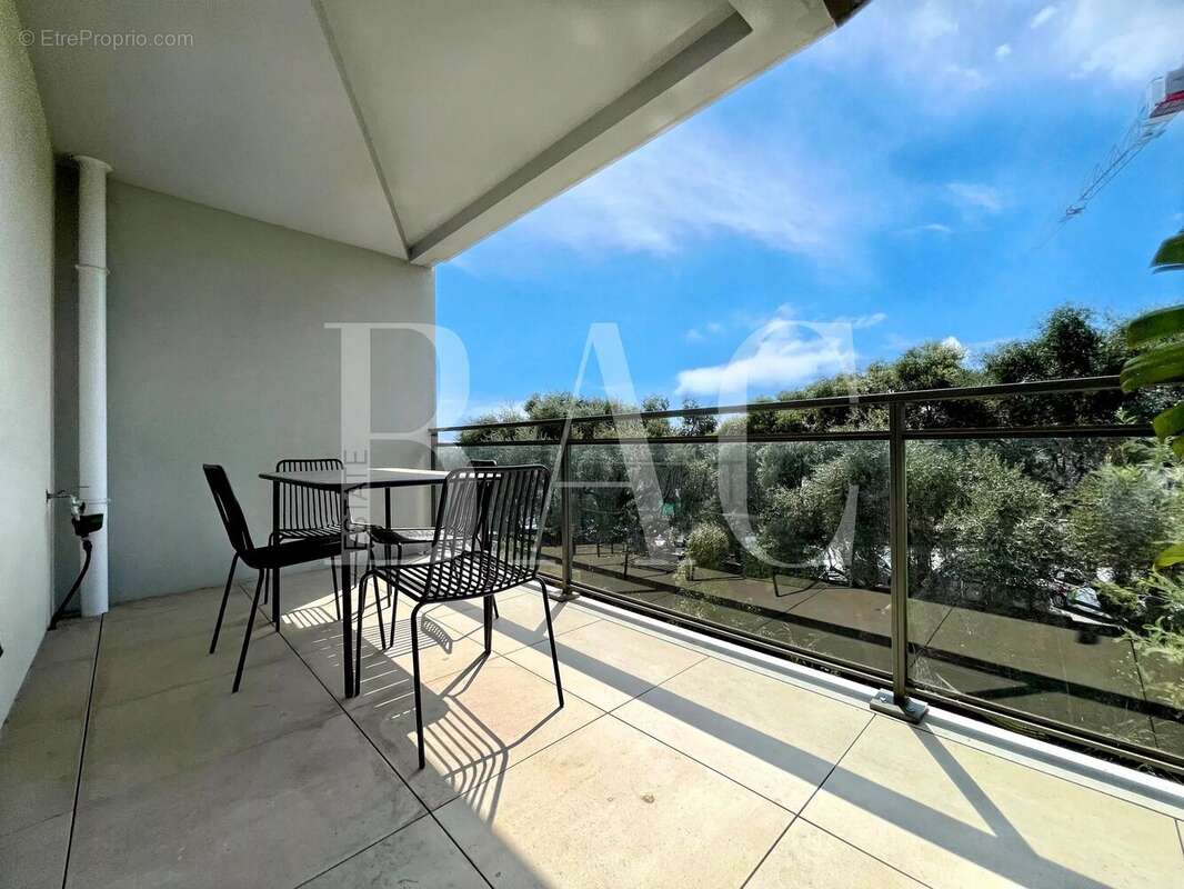 Vue mer panoramique pour ce superbe appartement lumineux 4 pièces à Antibes - photo 4