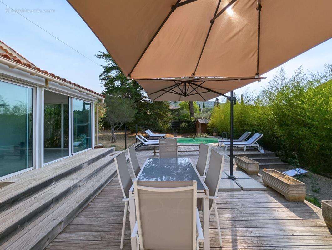 Maison 171 m² à Villecroze  - photo 4