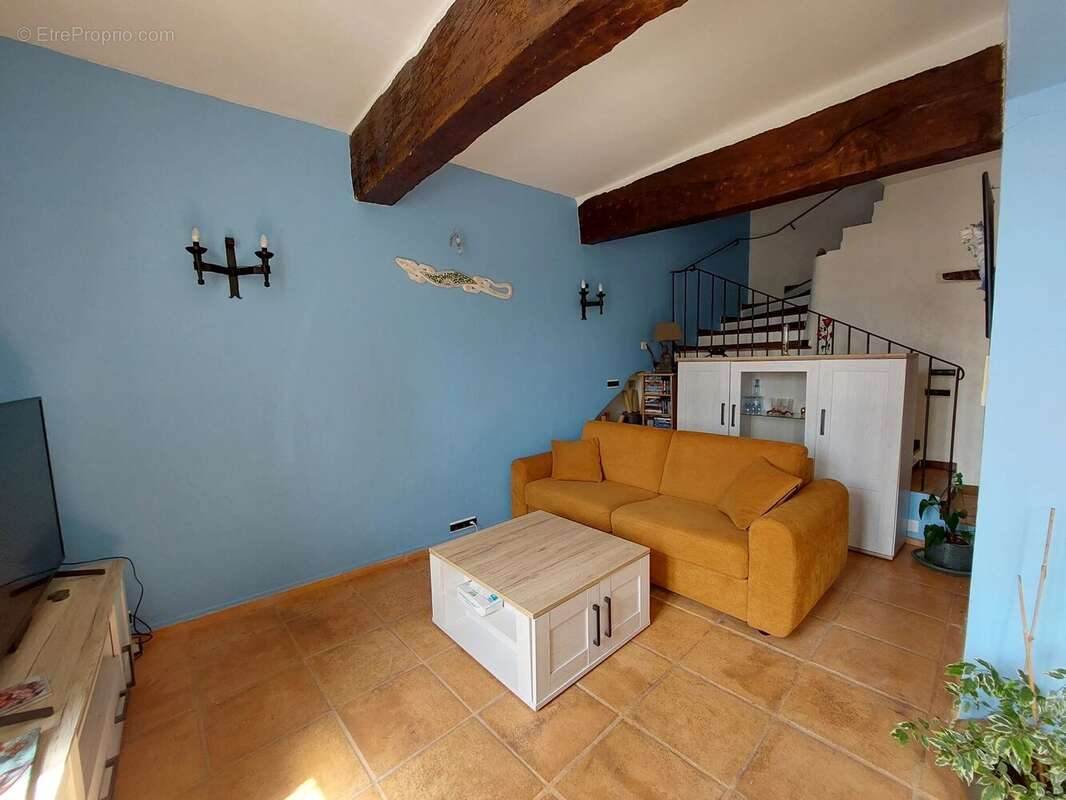 Rare à la vente – Ancien presbytère entièrement rénové au cœur de Carnoules - photo 6