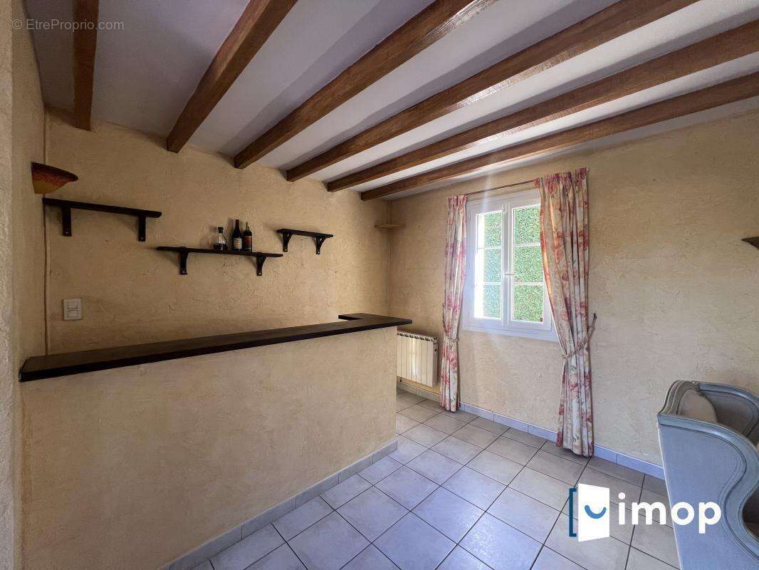 Belle maison des années 80 sur grand terrain de plus de 1000 m² avec piscine - photo 14