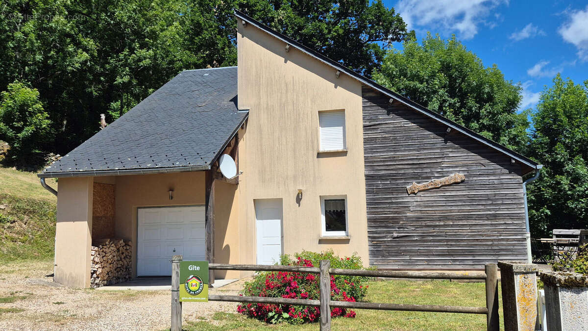 Maison de Type 4, terrain, garage, SAINT CHELY D'AUBRAC - photo 2