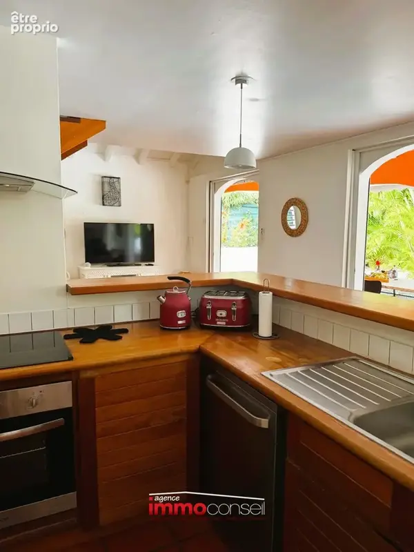 Saint-françois   villa de charme avec piscine, jacuzzi et excellente rentabilite locative - photo 4