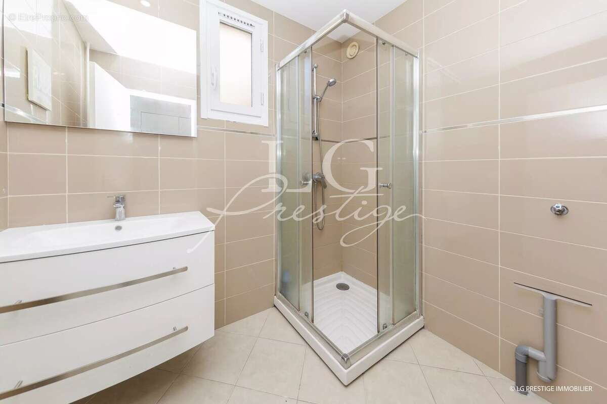 Appartement à MANDELIEU-LA-NAPOULE