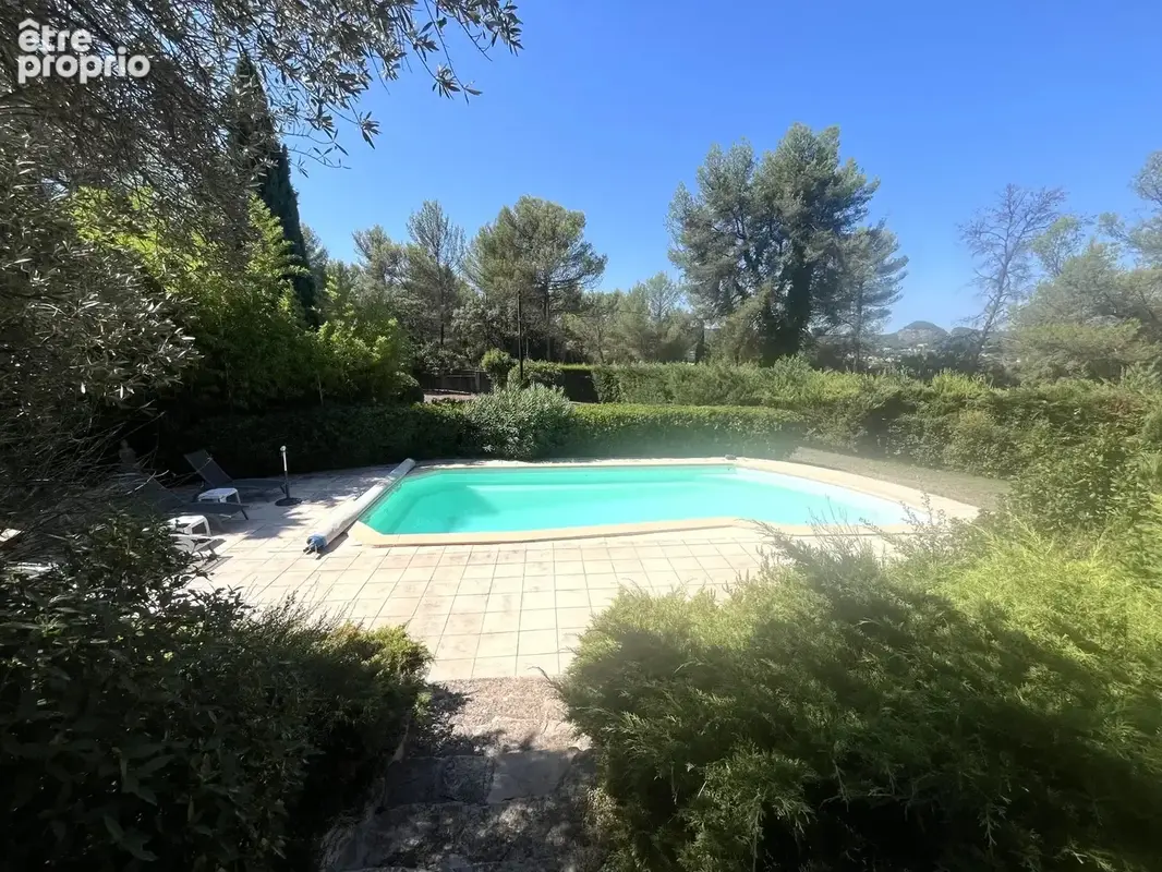Gardanne maison familiale de 218 m2 au calme sur 3535 m3 de terrain - photo 3