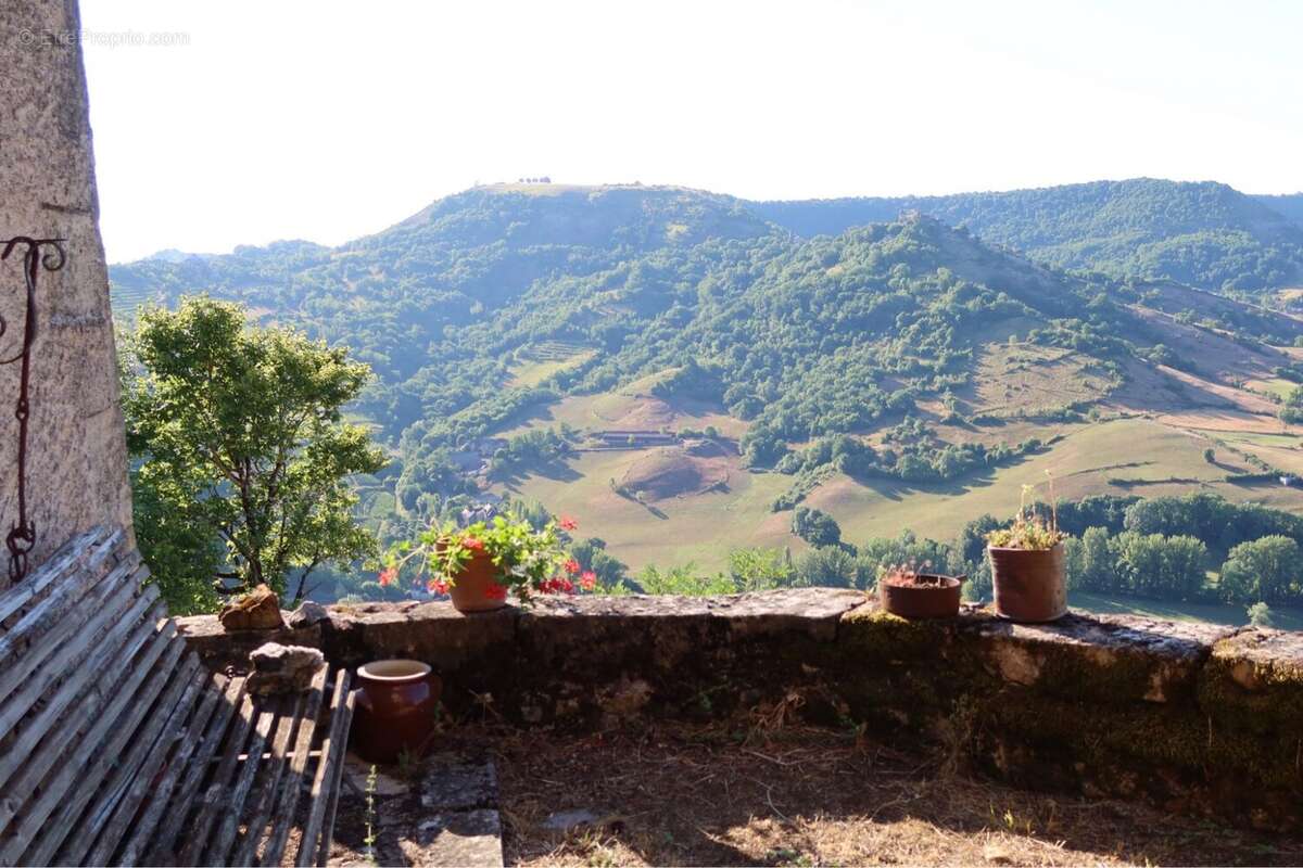 Maison à CLAIRVAUX-D&#039;AVEYRON
