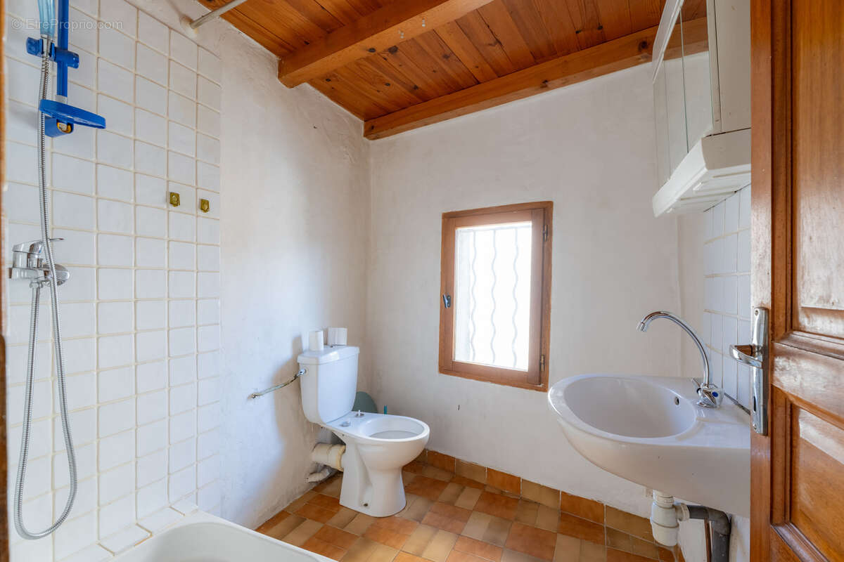 Maison à SIMIANE-COLLONGUE