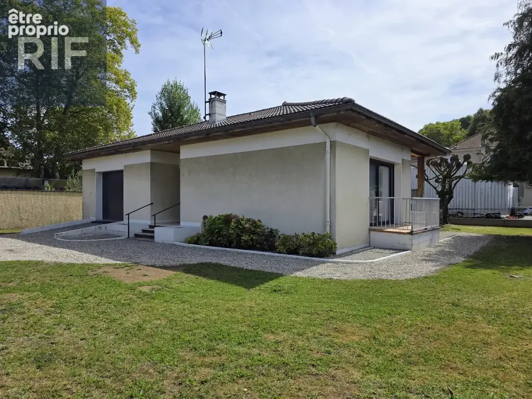 La Tour du Pin : Maison Individuelle de caractère totalement rénovée - photo 2