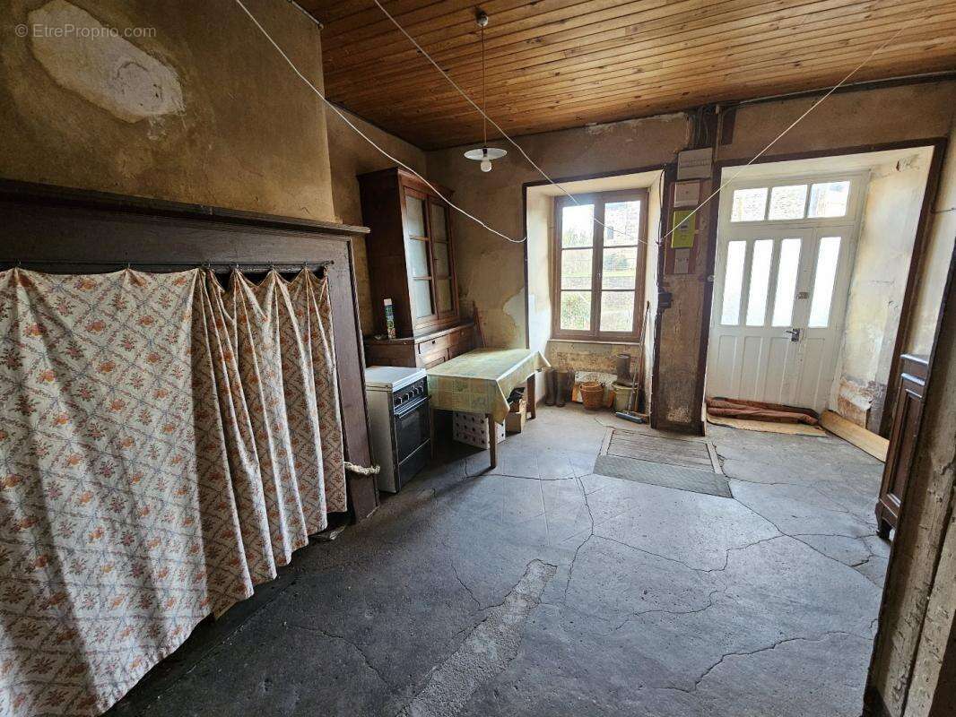 Maison à SAINT-PARDOUX-CORBIER