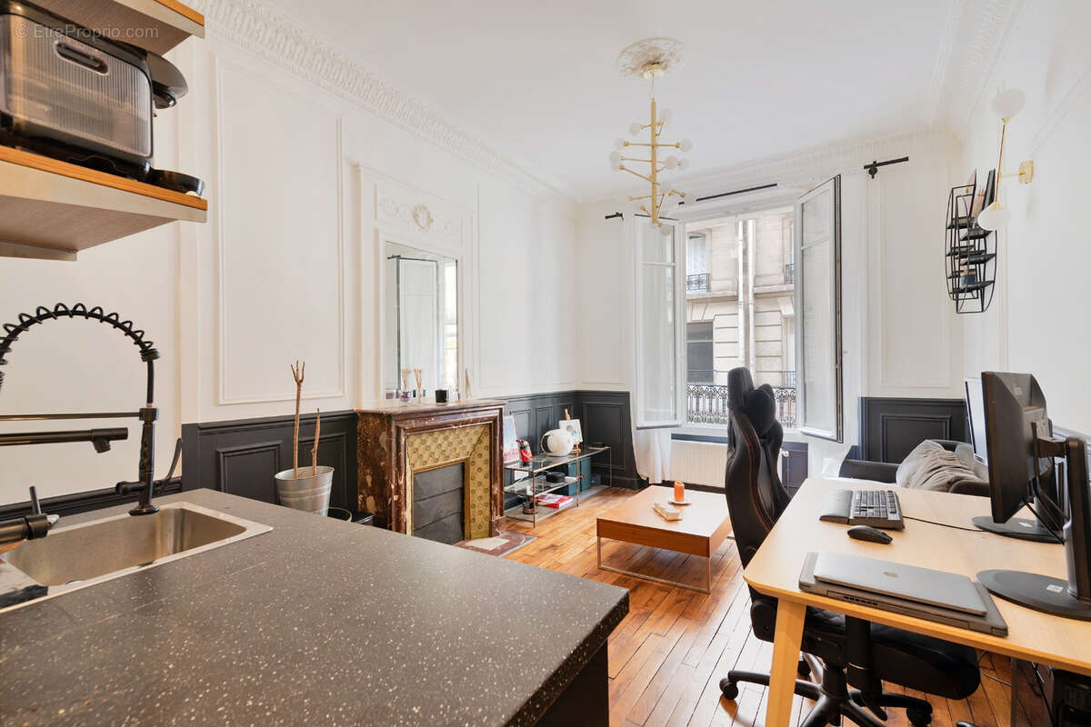 Appartement à PARIS-18E