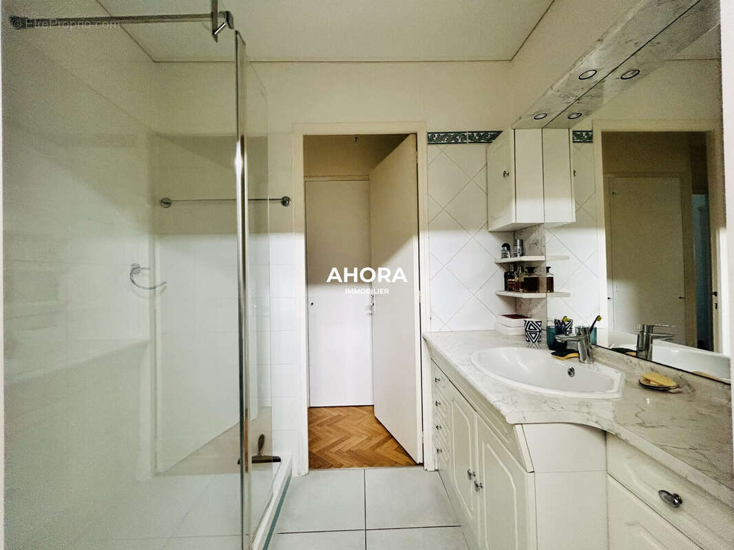 Appartement à MARSEILLE-9E