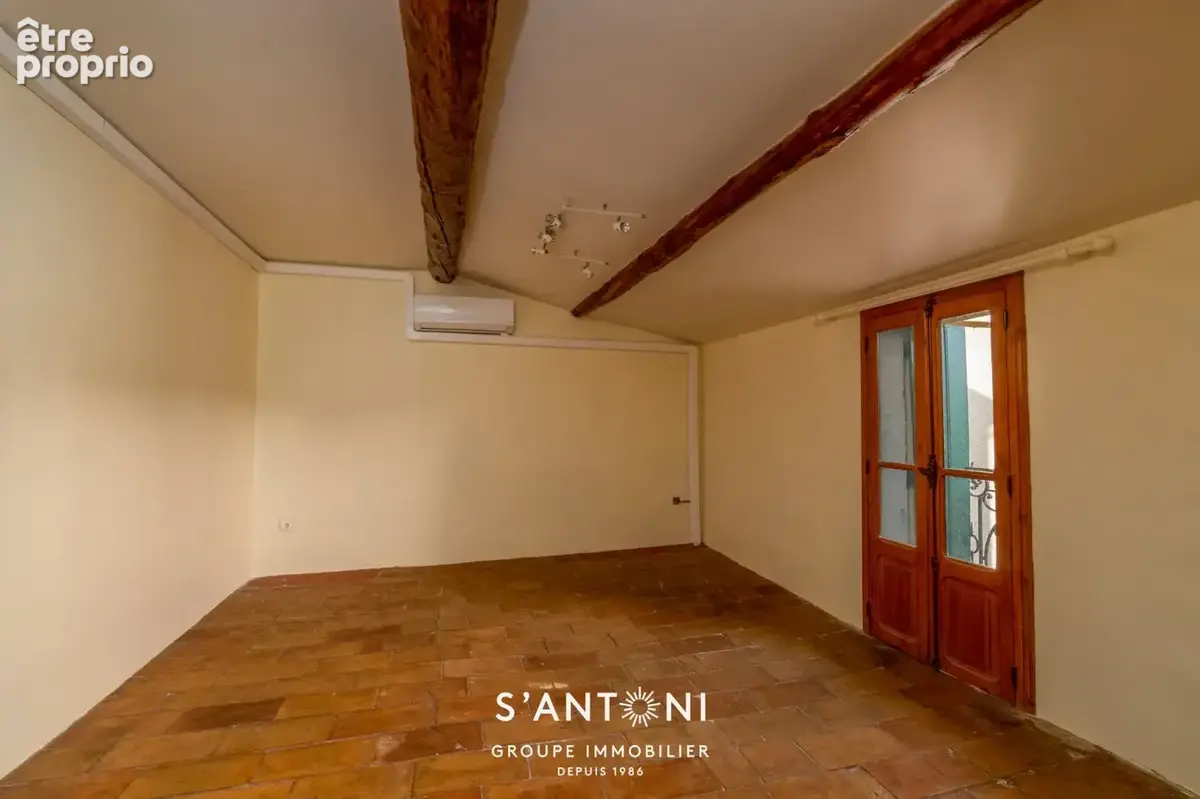 BESSAN: Maison de caractère 325 m² avec cour, proche centre et commodités - photo 19