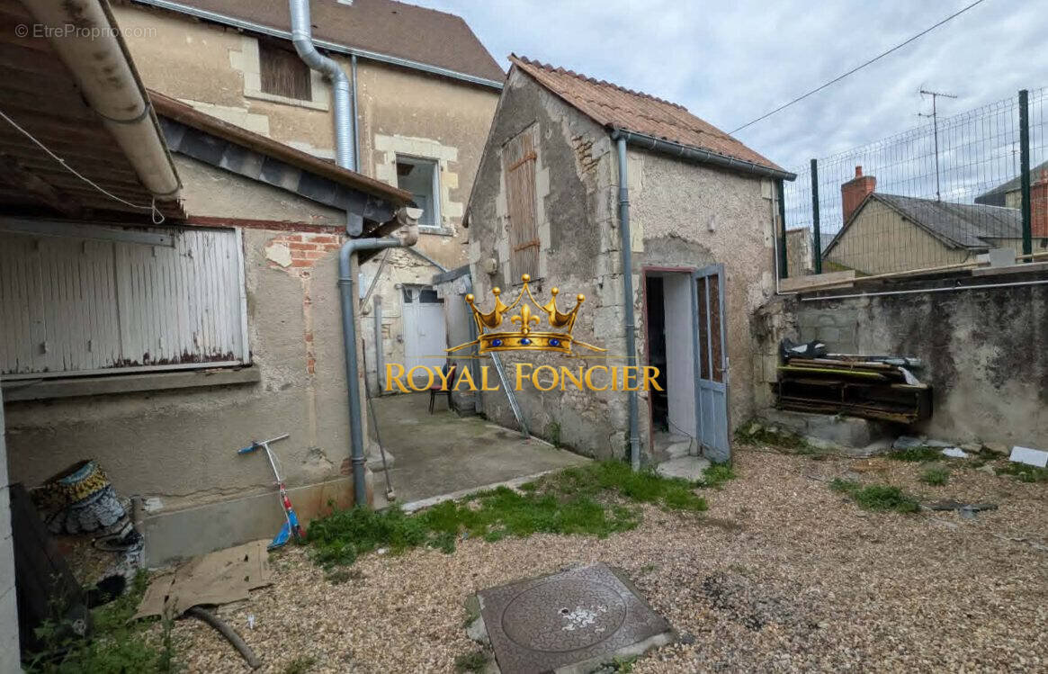 Immeuble  - Appartement à DANGE-SAINT-ROMAIN