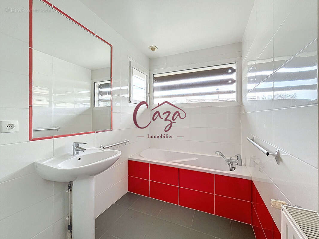 Maison à SAINT-CAPRAIS-DE-BORDEAUX