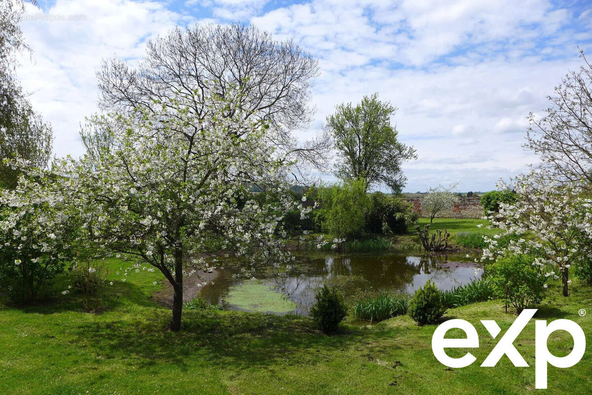 Maison à ONS-EN-BRAY