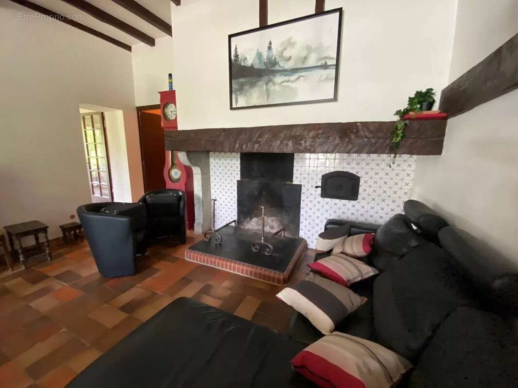 Maison à LAHONTAN