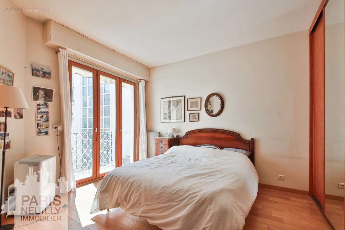 Appartement à NEUILLY-SUR-SEINE