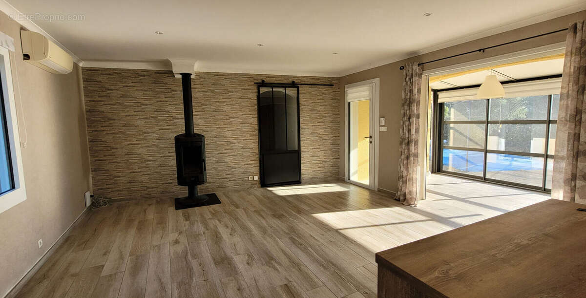 Maison à SAINT-PAUL-TROIS-CHATEAUX