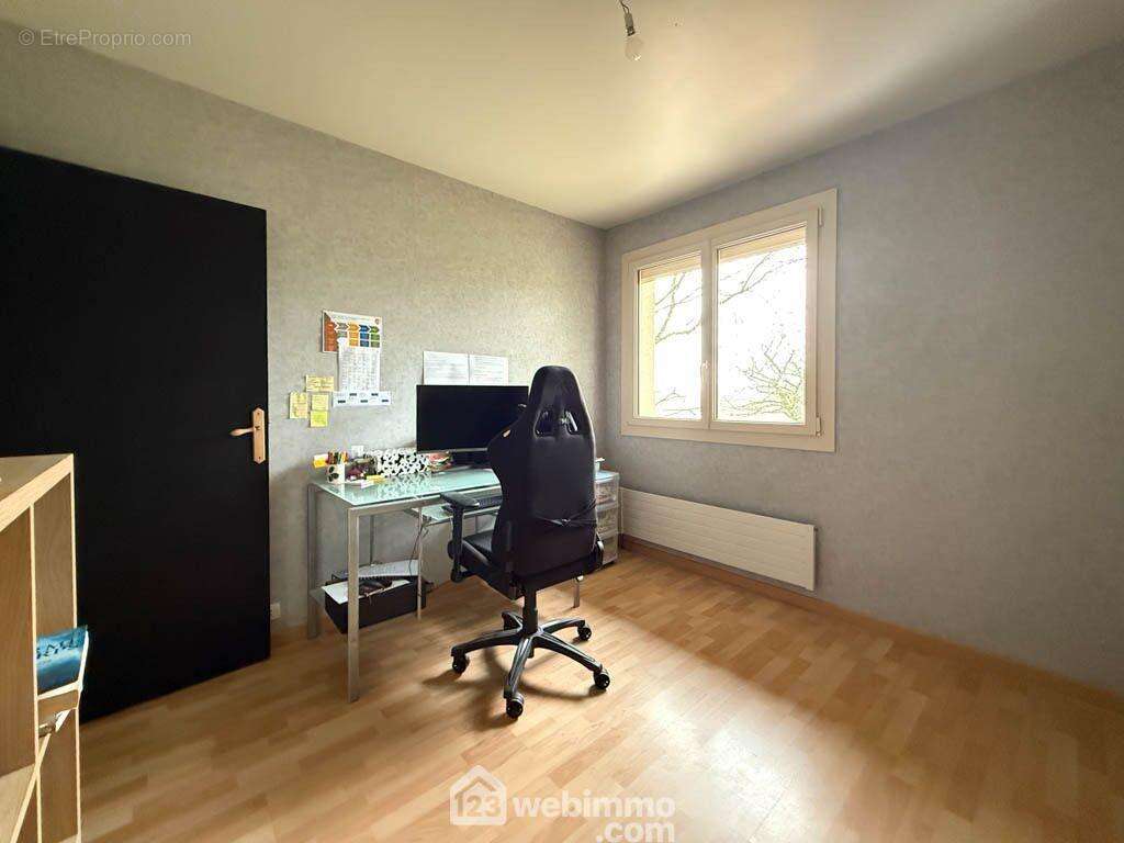 disposant de 3 chambres, - Maison à SAINT-MESMIN