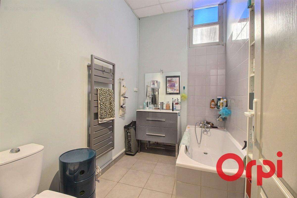 Appartement à MARSEILLE-2E