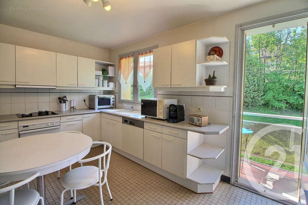 Appartement à EVIAN-LES-BAINS