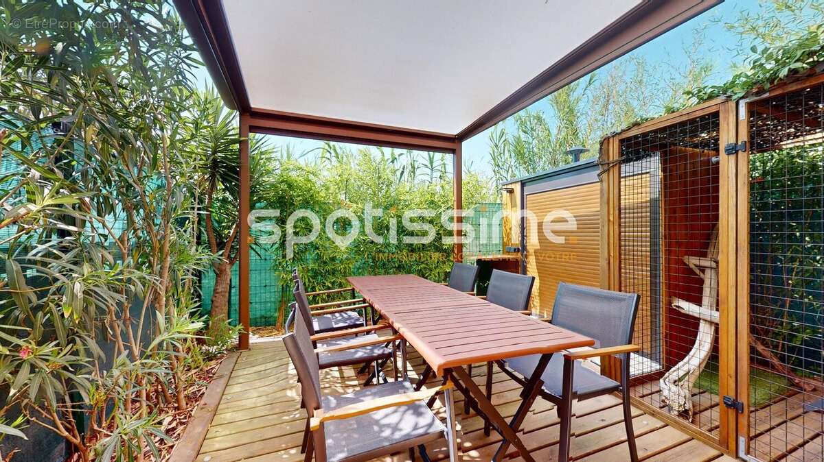 CAP D'AGDE, RICHELIEU - Villa entièrement rénovée avec GARAGE et deux jardins - photo 6
