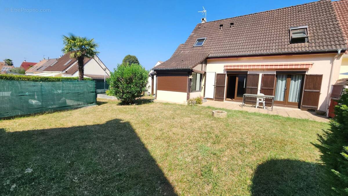 Maison à MAZERES-LEZONS