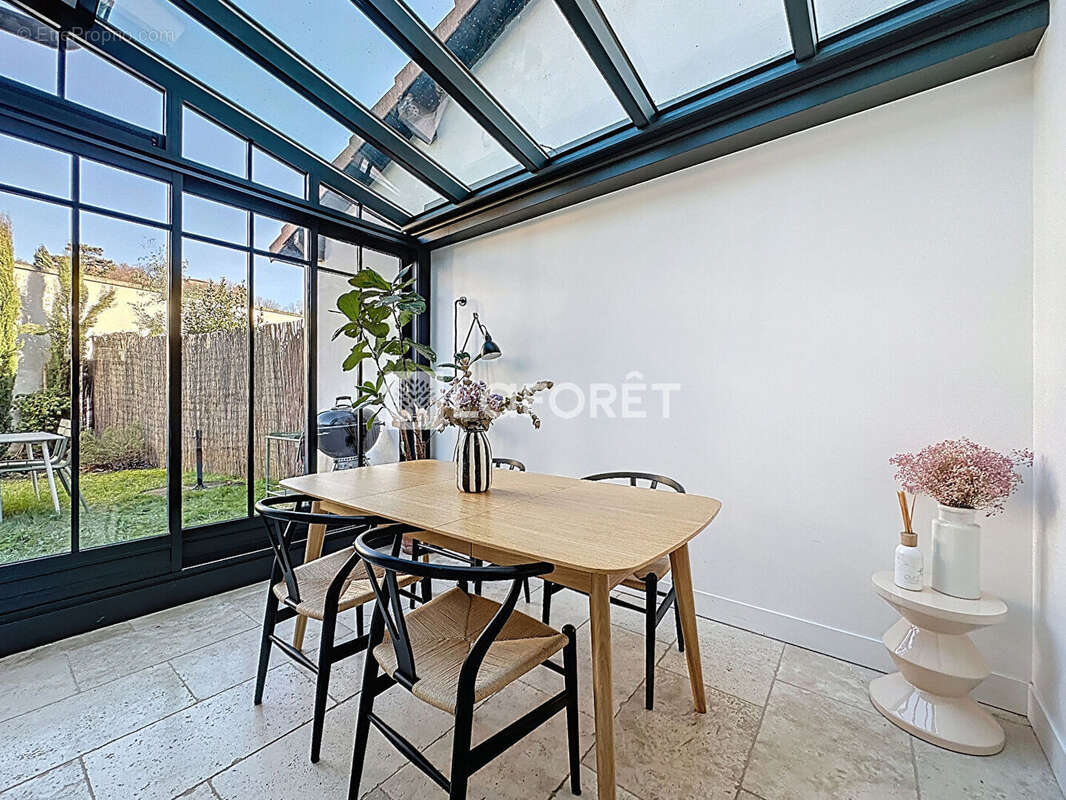 Maison à NEUVILLE-SUR-SAONE