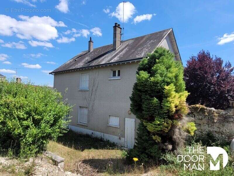 Maison à CANDE-SUR-BEUVRON