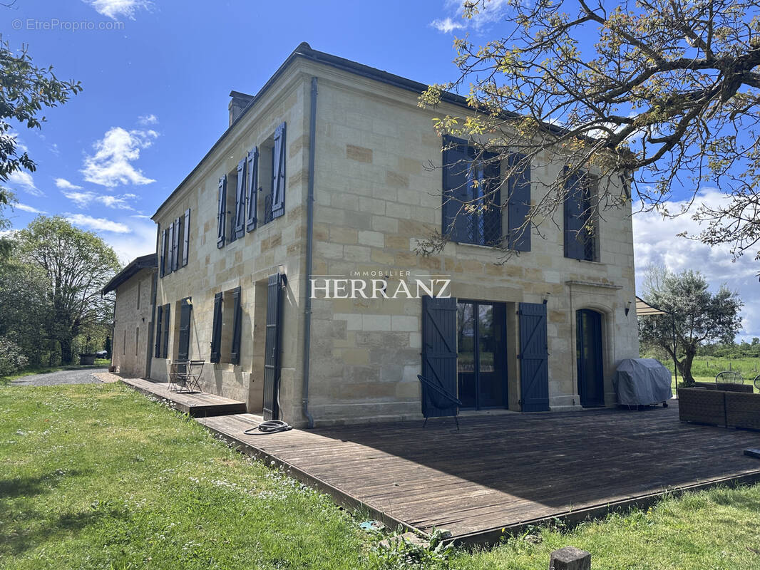 Maison à IZON