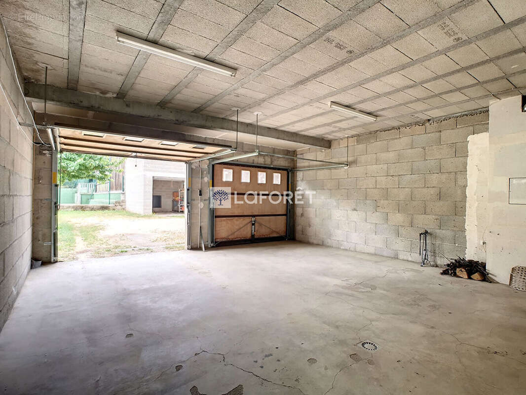 Maison à ALBARET-SAINTE-MARIE