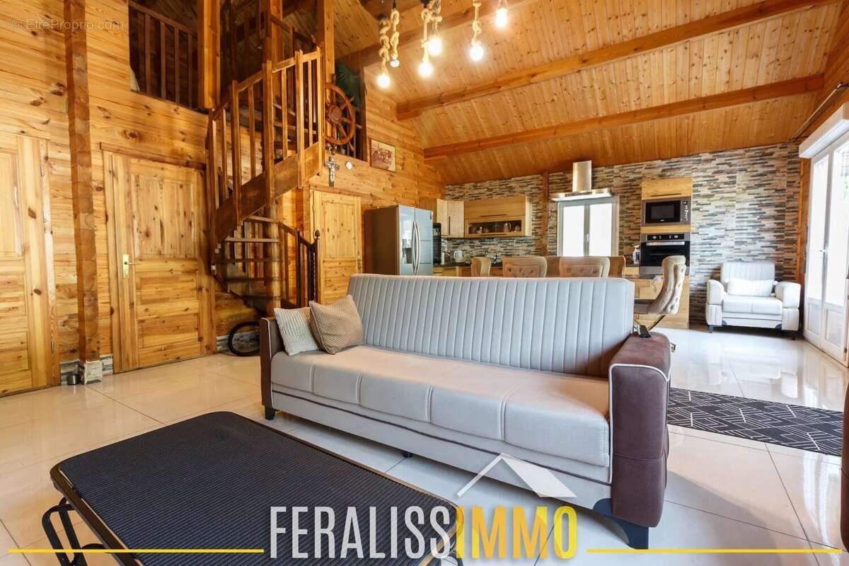 Maison à VAUX-SUR-SEINE