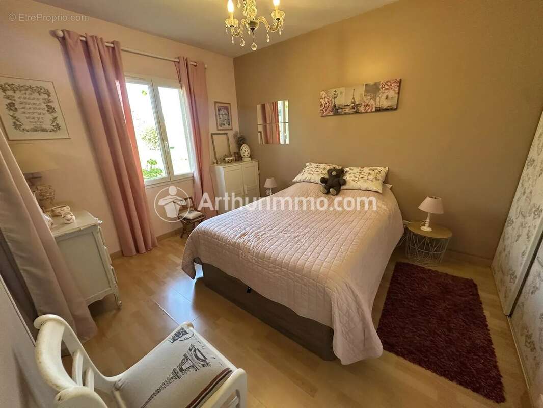 Maison à LA CHAPELLE-GONAGUET