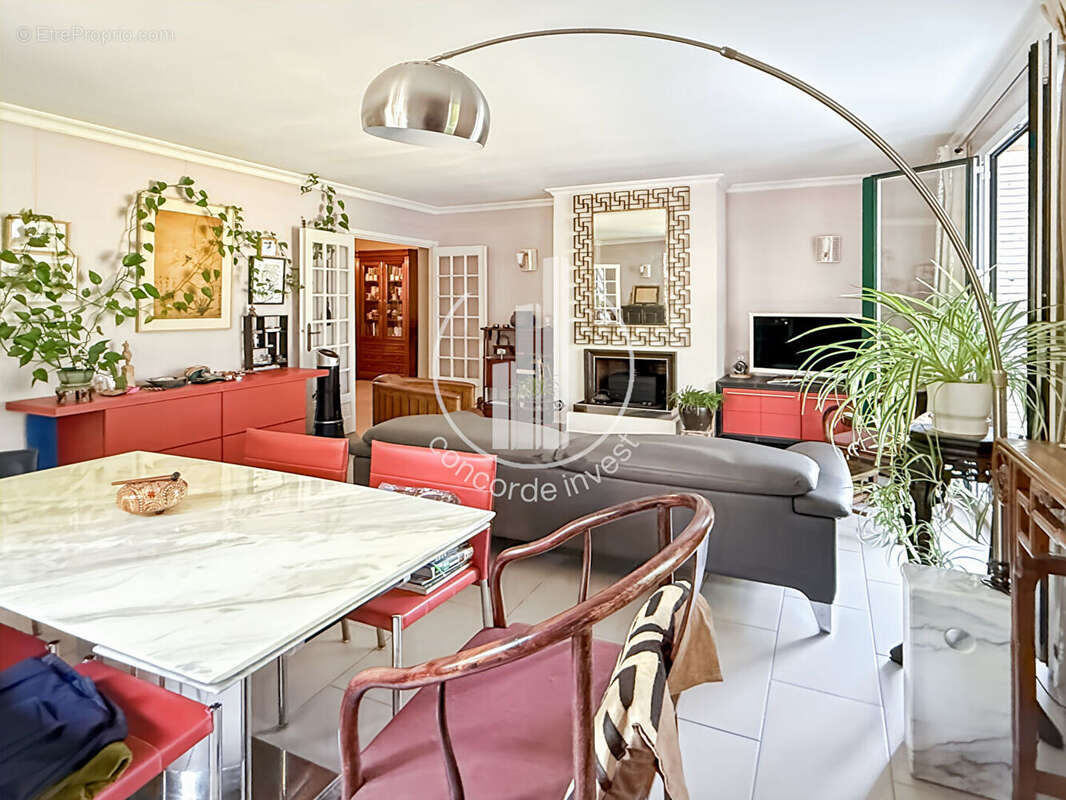 Appartement à NEUILLY-SUR-SEINE
