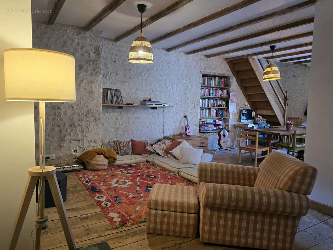 Maison à SALLES-LAVALETTE