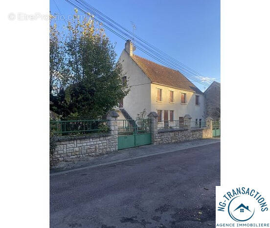 Maison à DORNECY