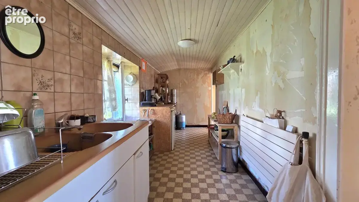 Fermette à rénover sur 1700 m² de terrain, située en campagne, à Leschelle - photo 4