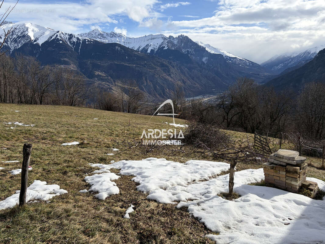 Terrain à JARRIER
