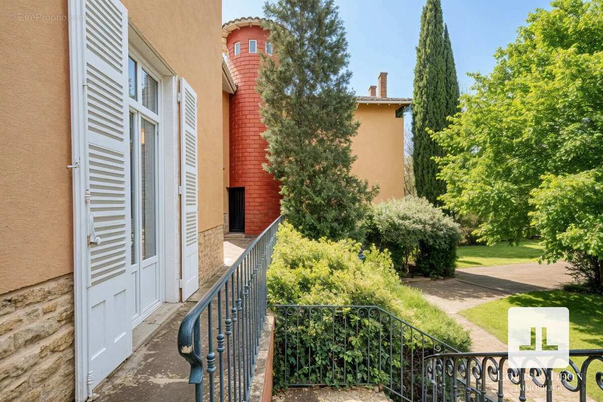 Maison à LACENAS