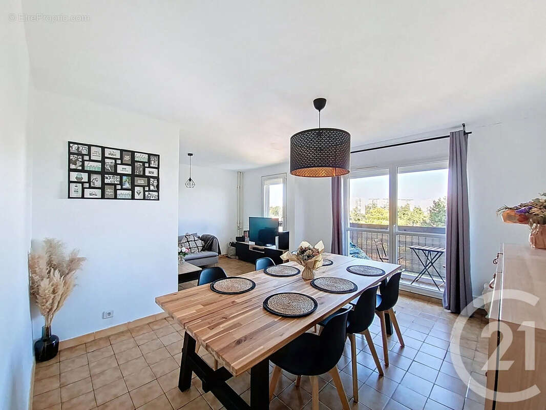 Appartement à SAINT-FONS