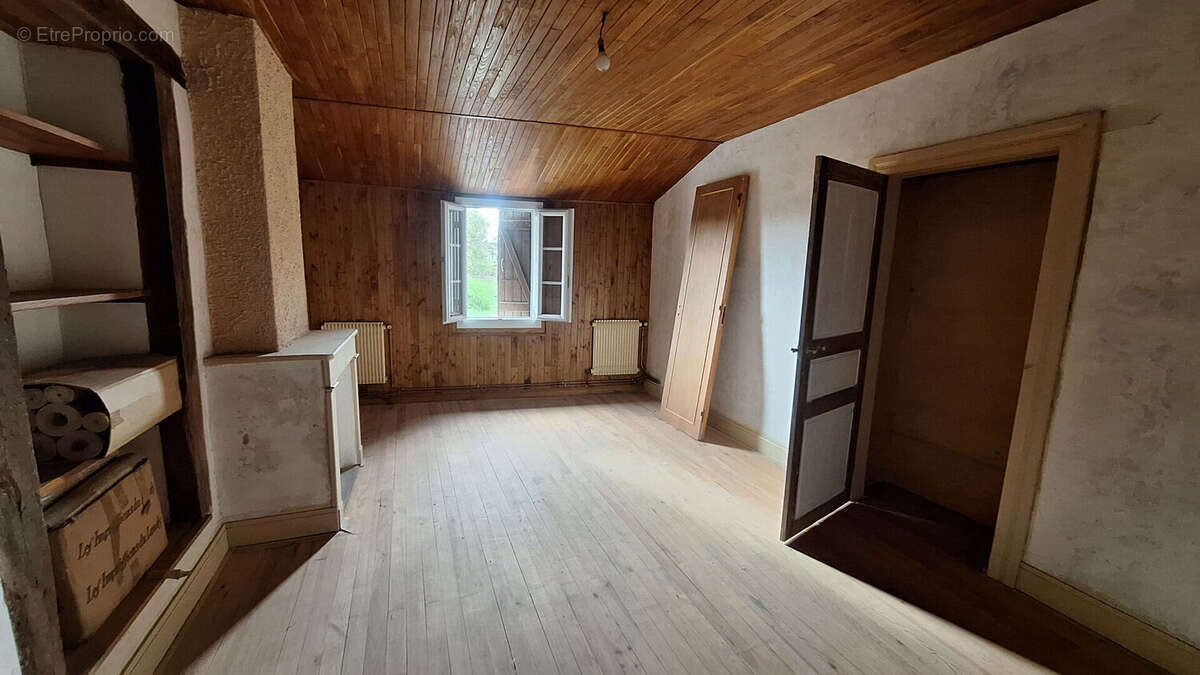 Appartement à SAINT-MARTORY