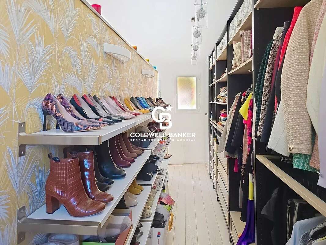 Maison à CHAMPAGNE-LES-MARAIS