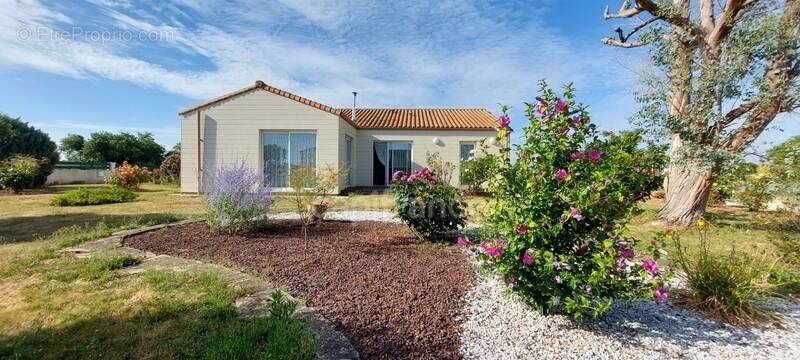 Maison à NALLIERS
