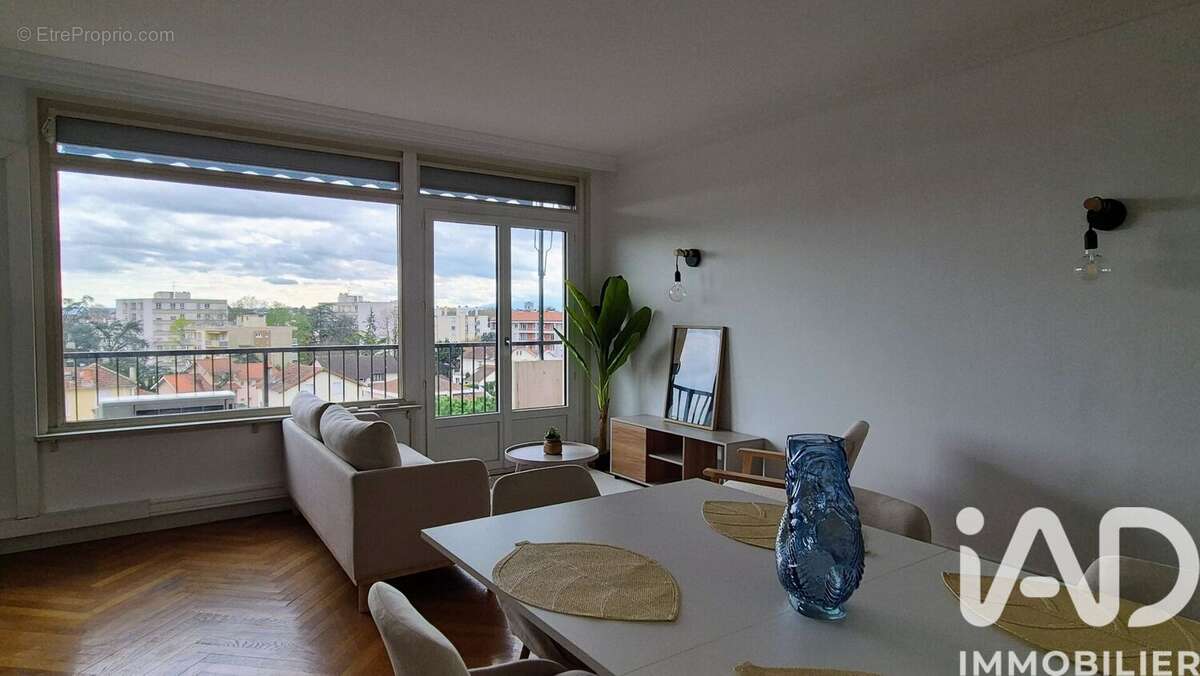Photo 6 - Appartement à BRON