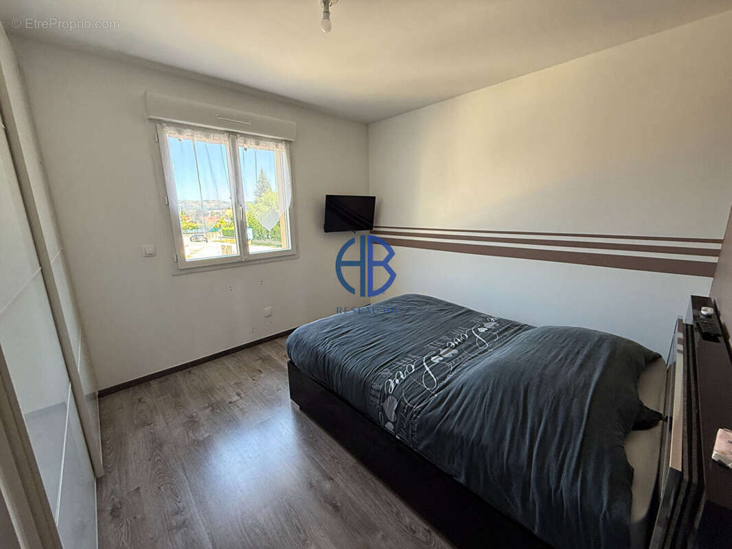 Appartement à SAINT-ETIENNE-DE-SAINT-GEOIRS