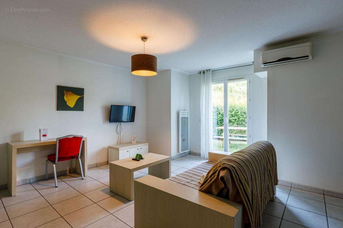 Appartement à SAINT-JEAN-D'ILLAC