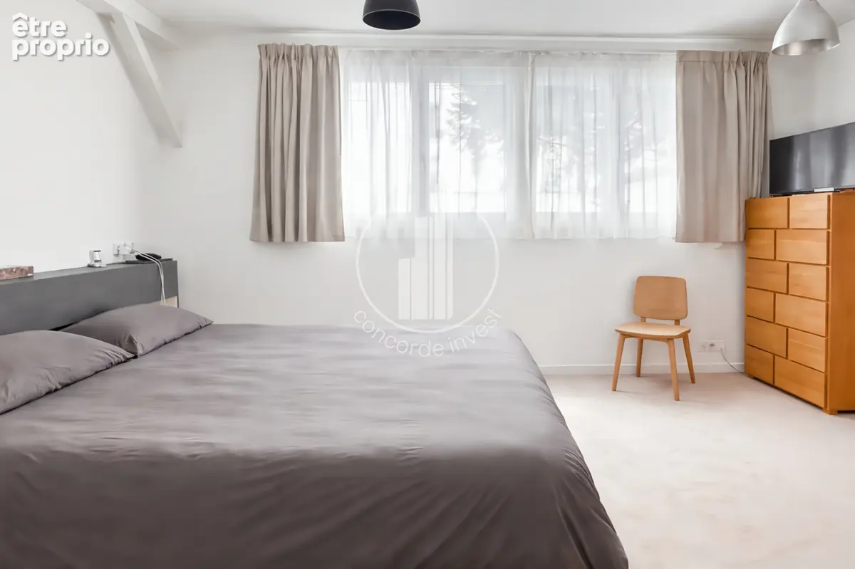 Loft Paris 19e -7 chambres - 327 m2 - photo 9