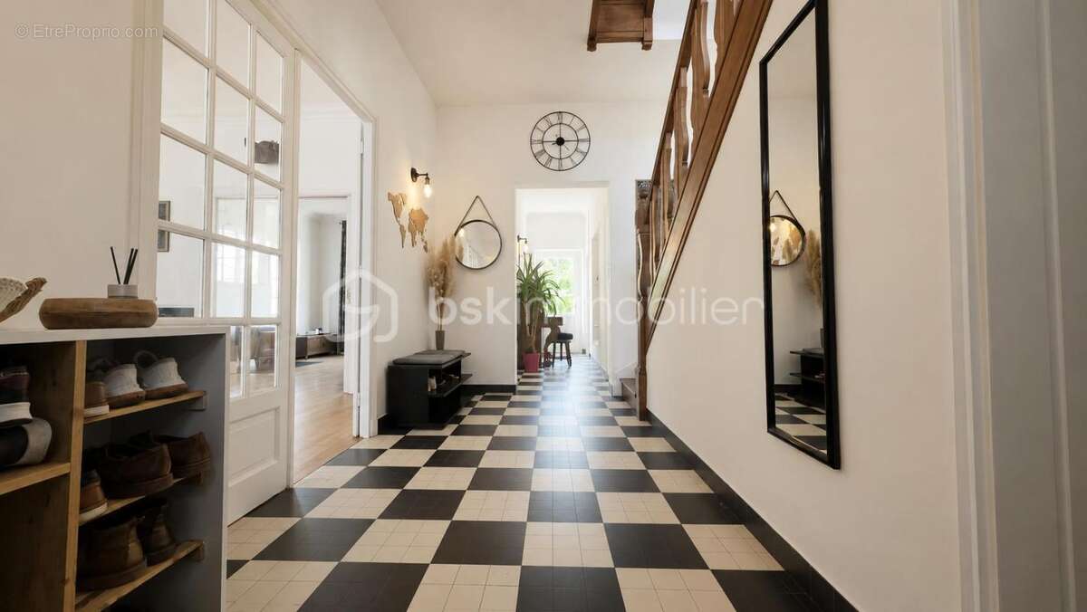 Maison de charme 8 Pièces 230 m² - photo 3
